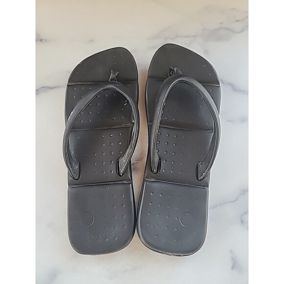 Crocs Black Flip Flops Women's Size 10 - Picture 2 of 10